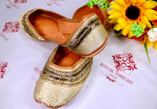 GOLDEN IRIS